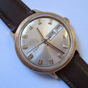 VINTAGE WIND UP TIMEX 1973  ,RUN GREAT